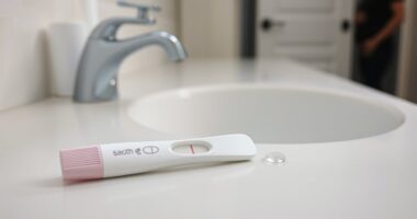 miscarriage symptoms raise alarm